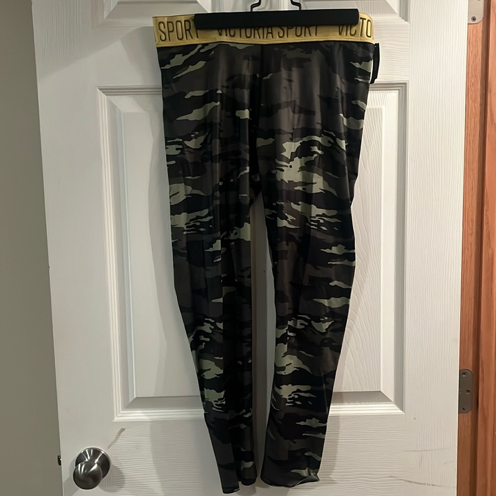 Victoria’s Secret Camo Leggings